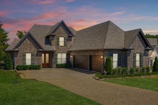 982 Luxborough Dr, Hendersonville, TN 37075