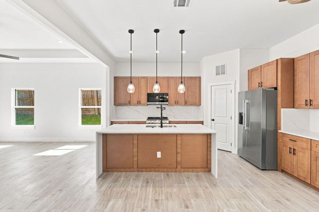 3020 Apache Street, Willis, TX 77378