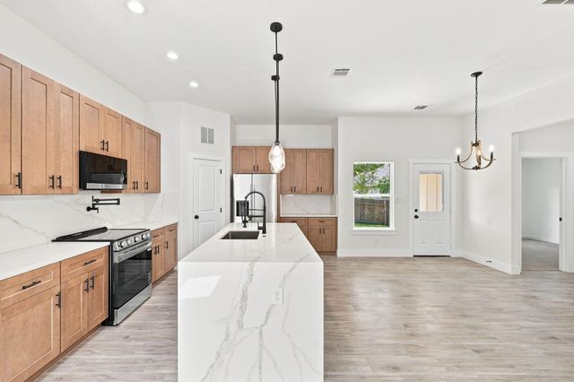 3020 Apache Street, Willis, TX 77378