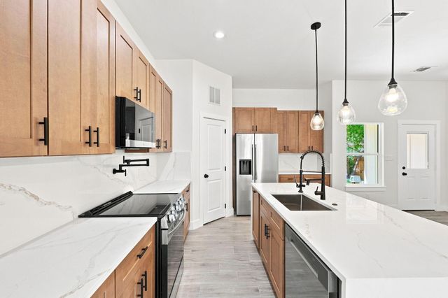 3020 Apache Street, Willis, TX 77378