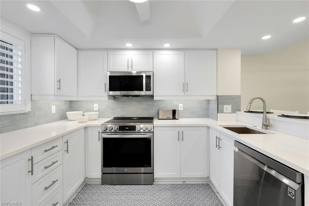1672 Spoonbill LN B, NAPLES, FL 34105 — photo 5
