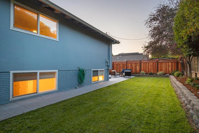 200 Magellan Street, Capitola, CA 95010