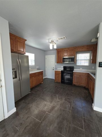 1653 Bell Avenue, Blue Mound, TX 76131