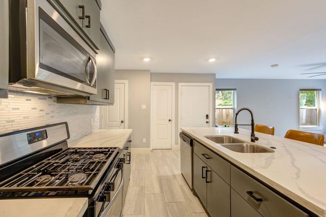 436 Owens Street, Houston, TX 77029