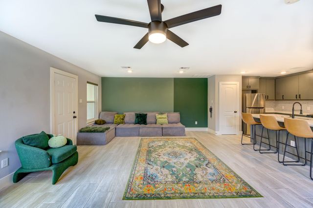 436 Owens Street, Houston, TX 77029