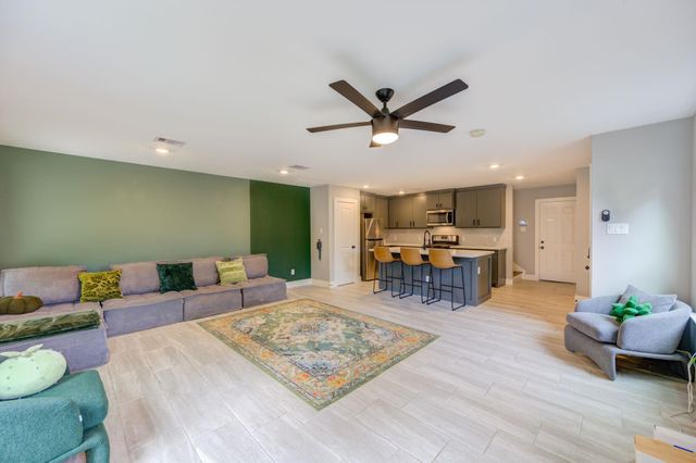 436 Owens Street, Houston, TX 77029