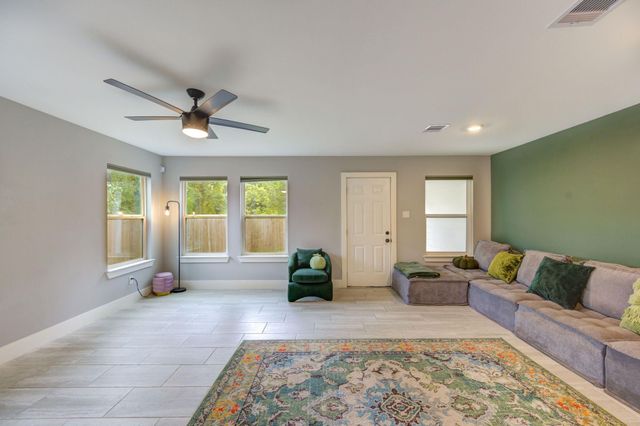 436 Owens Street, Houston, TX 77029