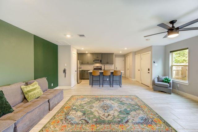 436 Owens Street, Houston, TX 77029