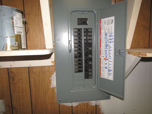 1306 Apache Dr., Salina, KS 67401