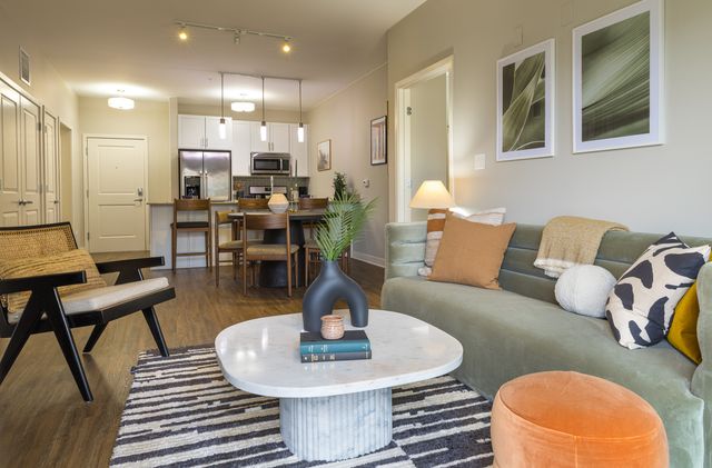 255 N Addison Avenue 325, Elmhurst, IL 60126