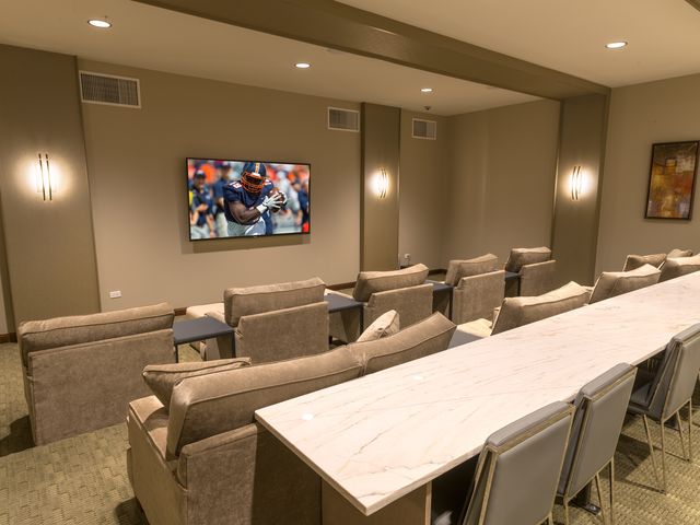 255 N Addison Avenue 325, Elmhurst, IL 60126