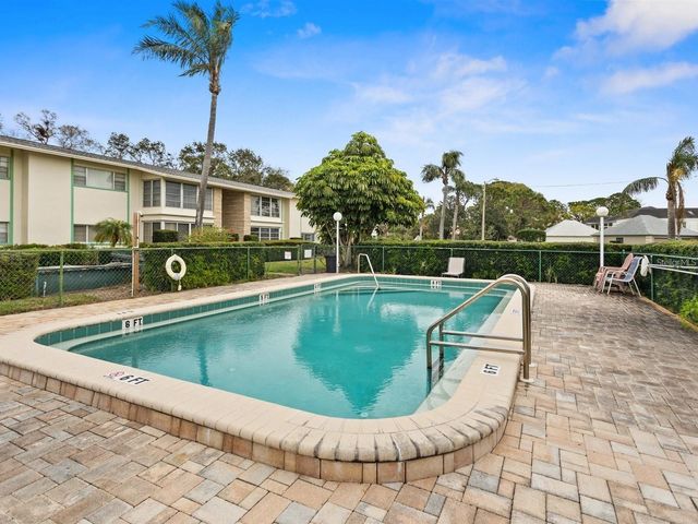 8301 BARDMOOR BOULEVARD 210, Seminole, FL 33777