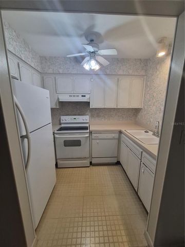 8301 BARDMOOR BOULEVARD 210, Seminole, FL 33777