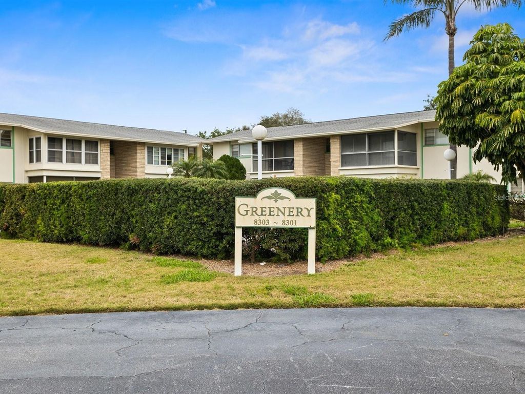 8301 BARDMOOR BOULEVARD 210, Seminole, FL 33777
