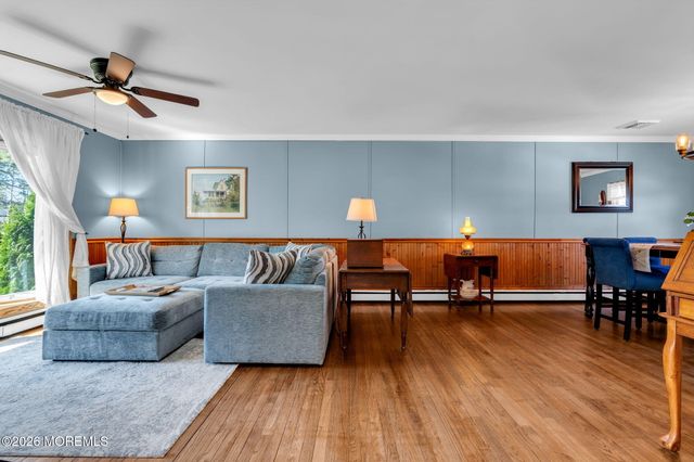 73 Dahlia Lane, Toms River, NJ 08753