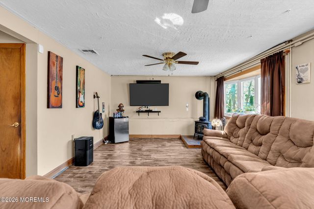 73 Dahlia Lane, Toms River, NJ 08753