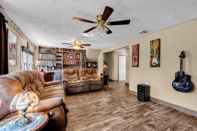 73 Dahlia Lane, Toms River, NJ 08753