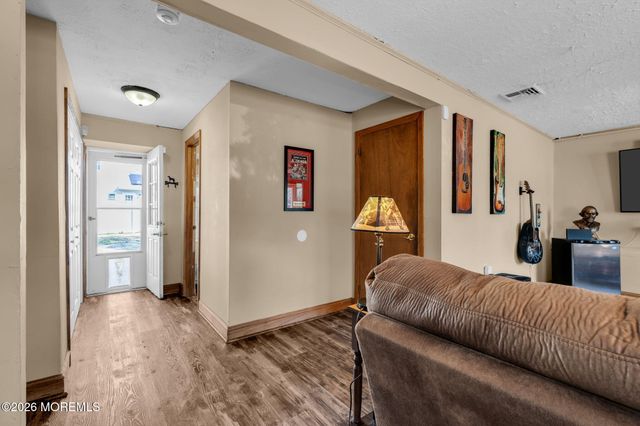 73 Dahlia Lane, Toms River, NJ 08753