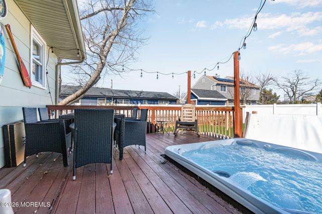 73 Dahlia Lane, Toms River, NJ 08753