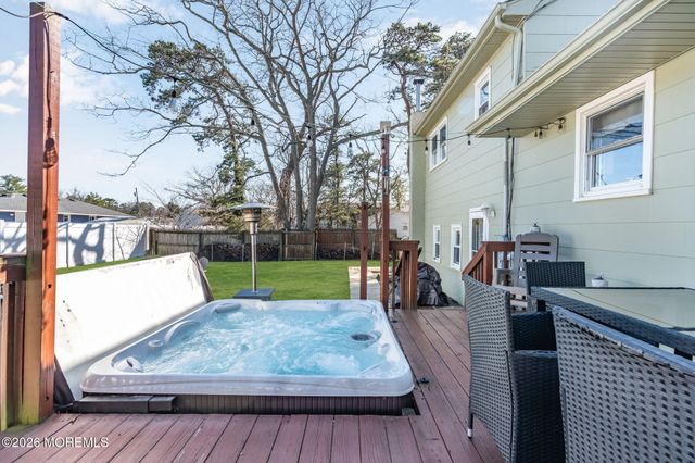 73 Dahlia Lane, Toms River, NJ 08753