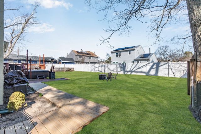 73 Dahlia Lane, Toms River, NJ 08753