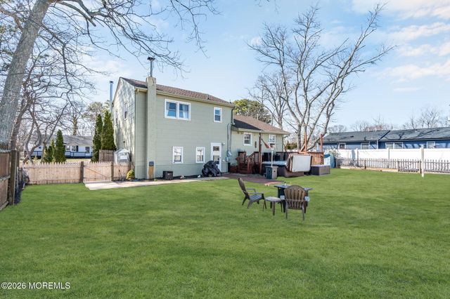 73 Dahlia Lane, Toms River, NJ 08753