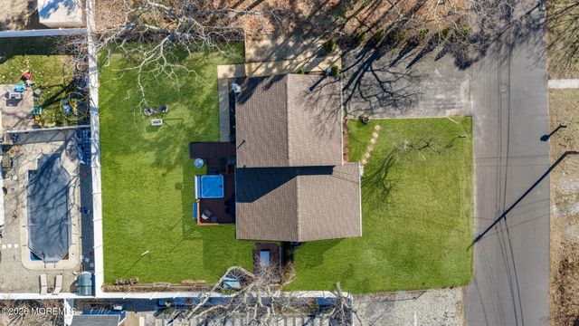 73 Dahlia Lane, Toms River, NJ 08753