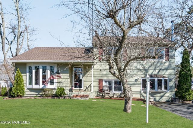 73 Dahlia Lane, Toms River, NJ 08753