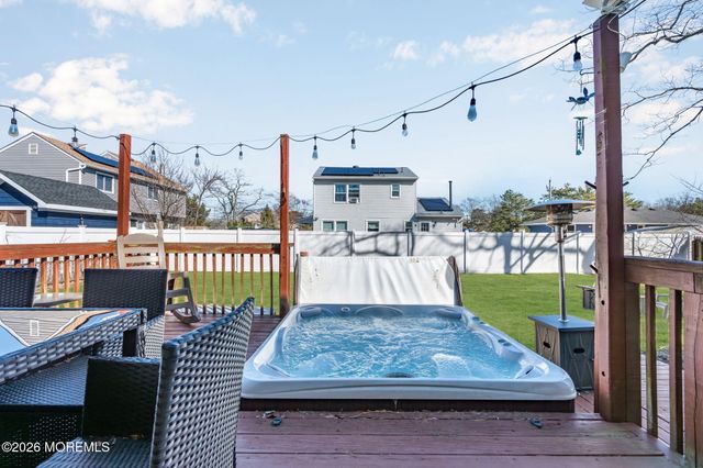 73 Dahlia Lane, Toms River, NJ 08753