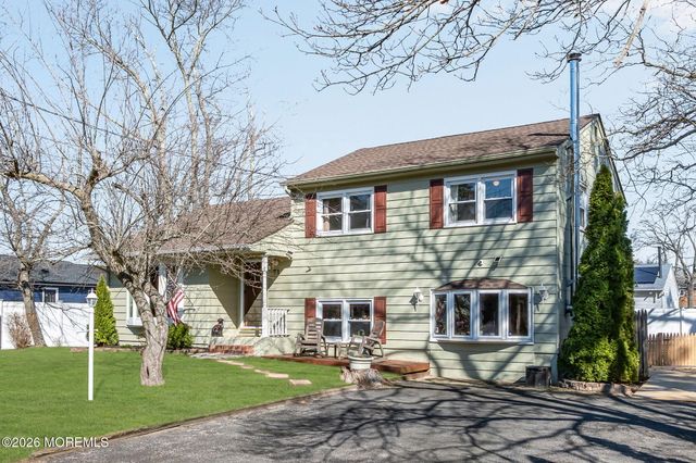 73 Dahlia Lane, Toms River, NJ 08753