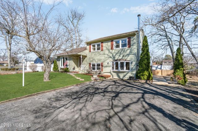 73 Dahlia Lane, Toms River, NJ 08753