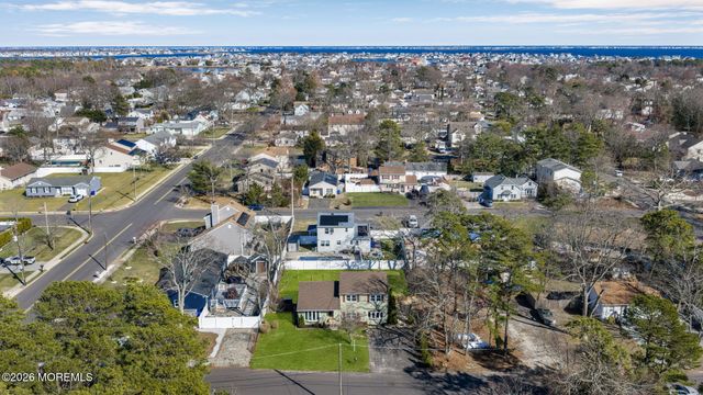 73 Dahlia Lane, Toms River, NJ 08753