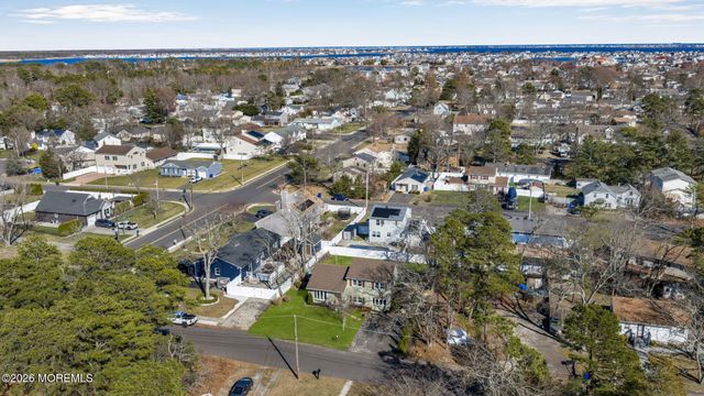 73 Dahlia Lane, Toms River, NJ 08753