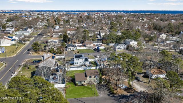 73 Dahlia Lane, Toms River, NJ 08753