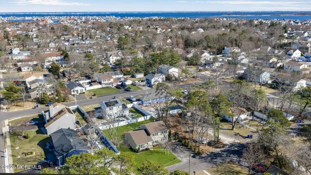 73 Dahlia Lane, Toms River, NJ 08753