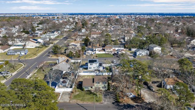 73 Dahlia Lane, Toms River, NJ 08753