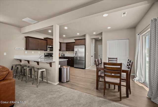 116 W Dustarr LN, Ponderay, ID 83852