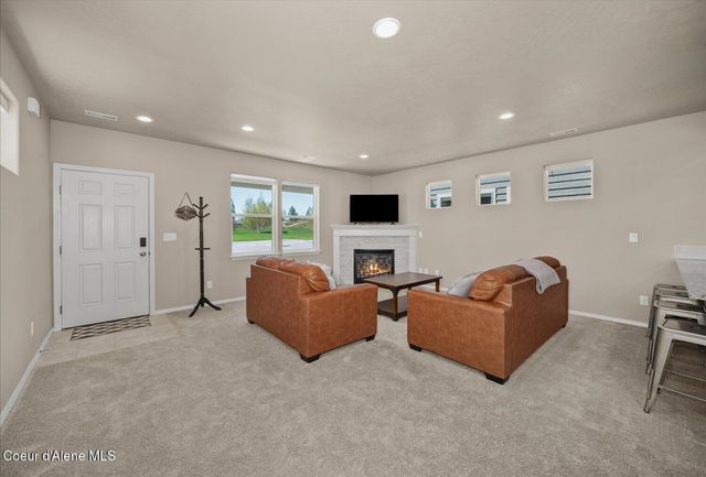 116 W Dustarr LN, Ponderay, ID 83852