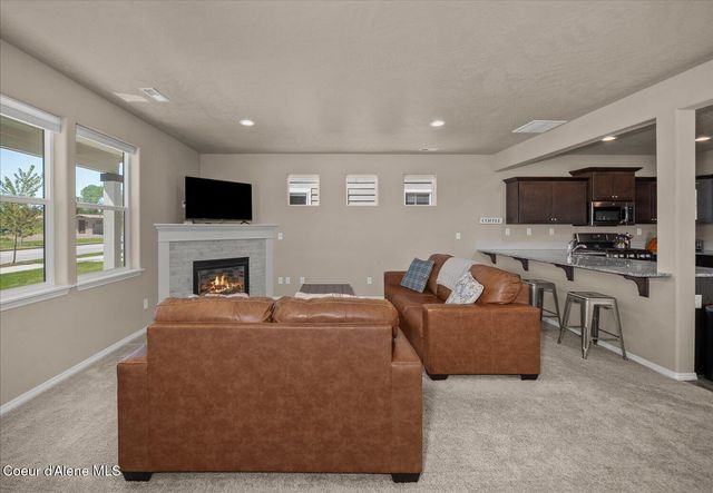 116 W Dustarr LN, Ponderay, ID 83852