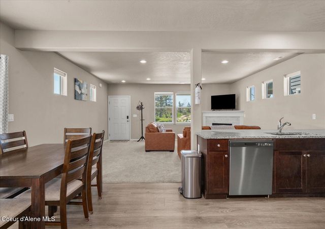 116 W Dustarr LN, Ponderay, ID 83852