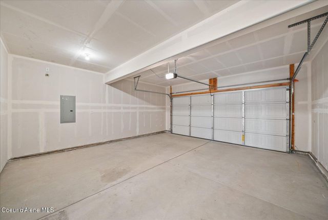 116 W Dustarr LN, Ponderay, ID 83852
