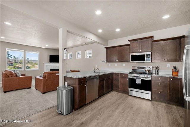 116 W Dustarr LN, Ponderay, ID 83852