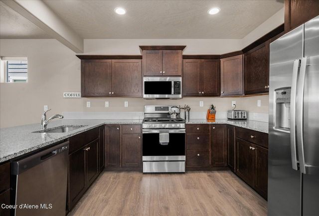 116 W Dustarr LN, Ponderay, ID 83852