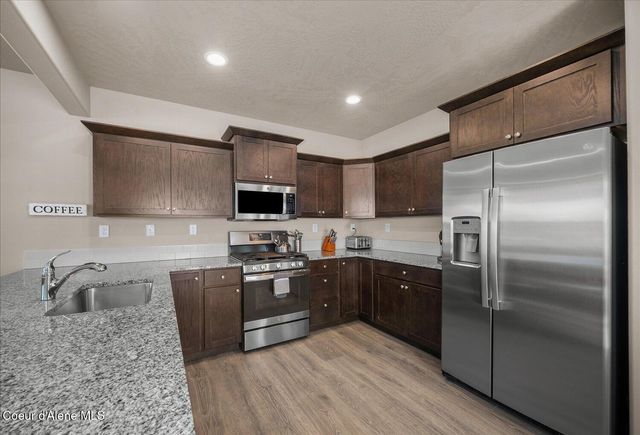 116 W Dustarr LN, Ponderay, ID 83852