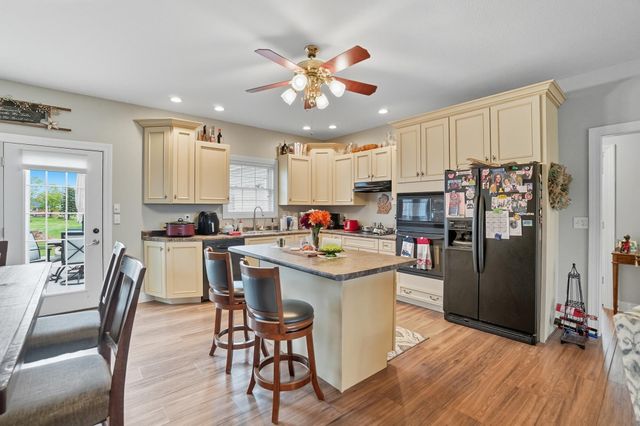 17092 Hauss Road 17092 Hauss Road, Wapakoneta, OH 45895