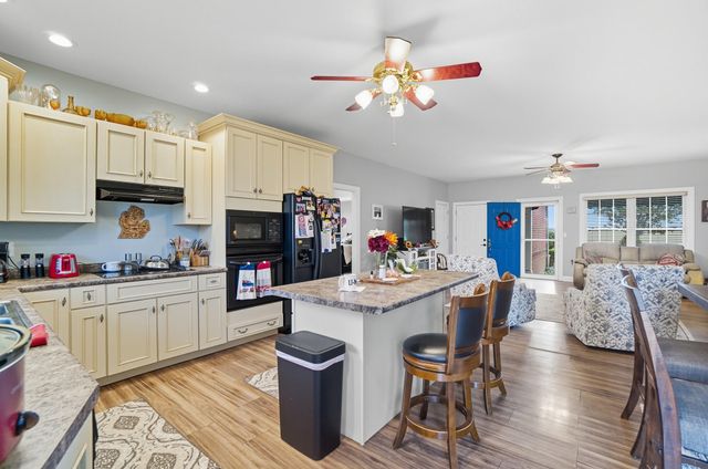 17092 Hauss Road 17092 Hauss Road, Wapakoneta, OH 45895