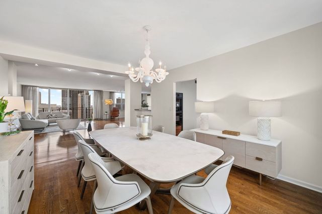 1515 N Astor Street 23BC, Chicago, IL 60610