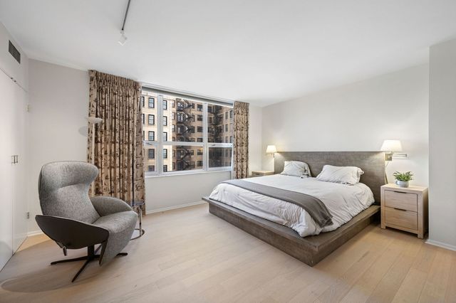 1515 N Astor Street 23BC, Chicago, IL 60610