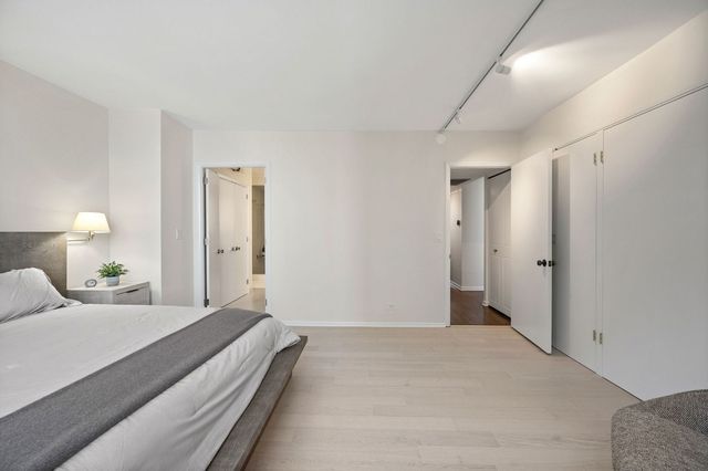 1515 N Astor Street 23BC, Chicago, IL 60610