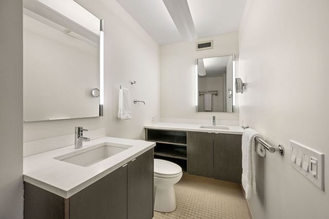 1515 N Astor Street 23BC, Chicago, IL 60610
